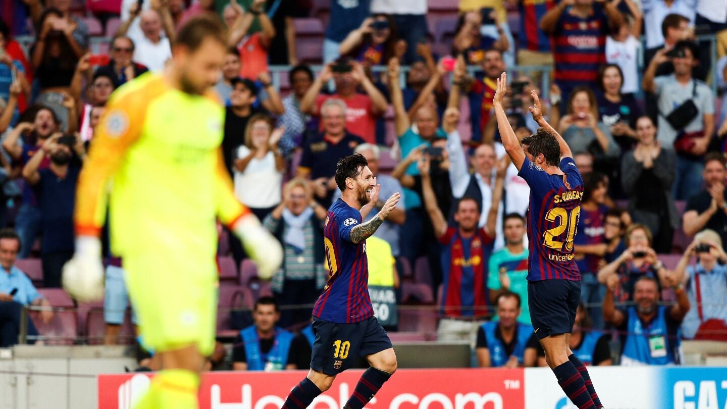 Leo Messi celebra un gol ante el PSV