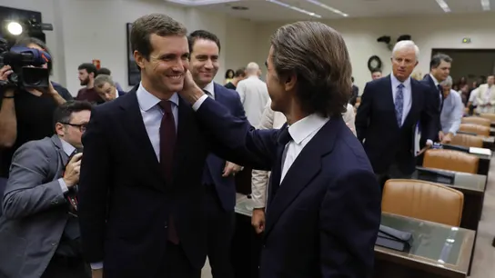 El expresidente del Gobierno José María Aznar, acompañado por el presidente del Partido Popular, Pablo Casado El expresidente del Gobierno José María Aznar, acompañado por el presidente del Partido Popular, Pablo Casado