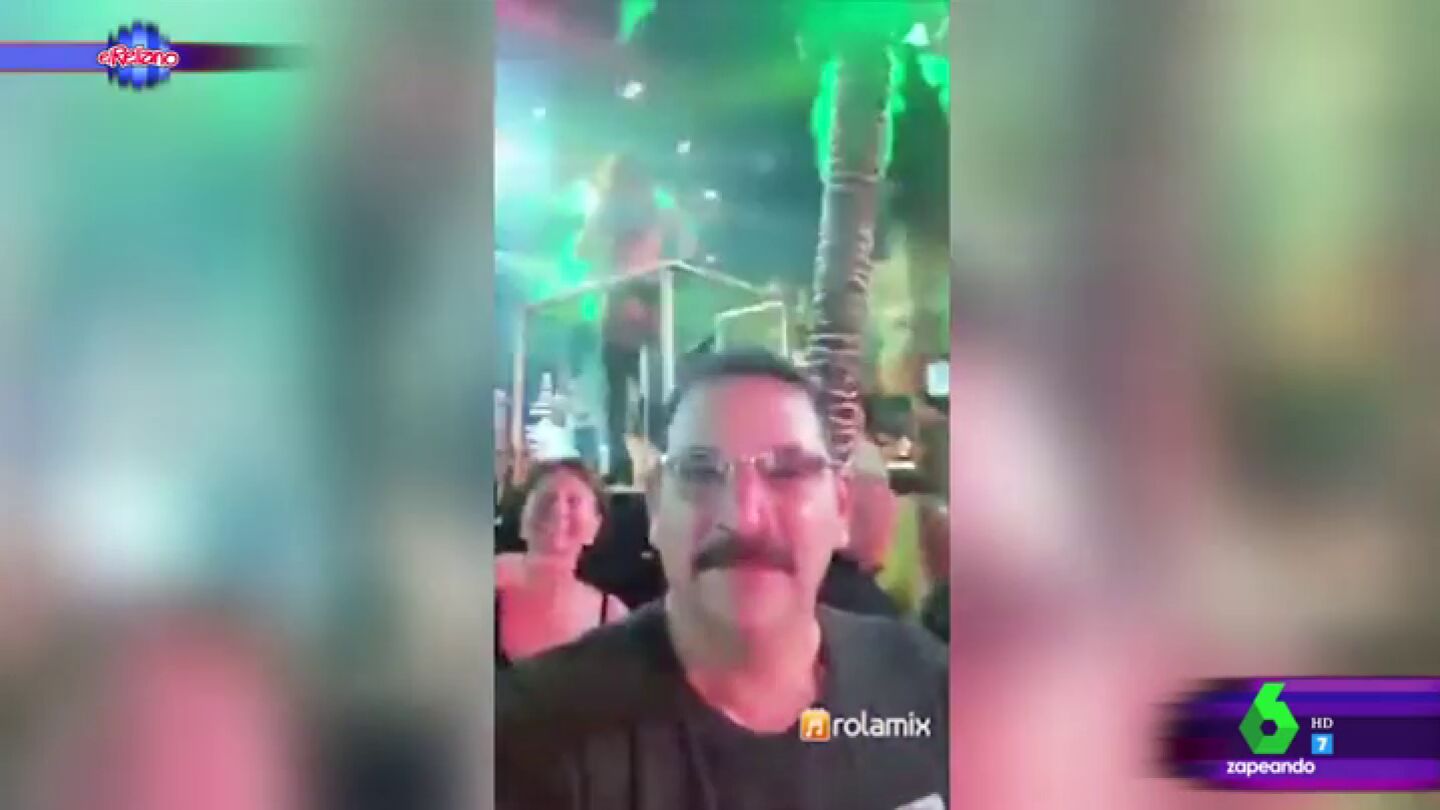 El tremendo susto de una mujer a su marido cuando aparece por detr&aacute;s en un v&iacute;deo con una estriper