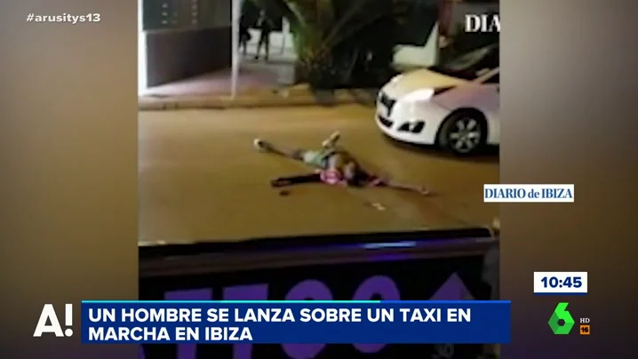 El turista que se lazó contra un coche en marcha