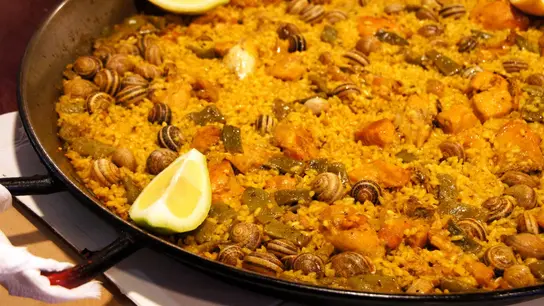 Paella valenciana Paella valenciana