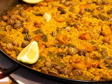 Paella valenciana Paella valenciana