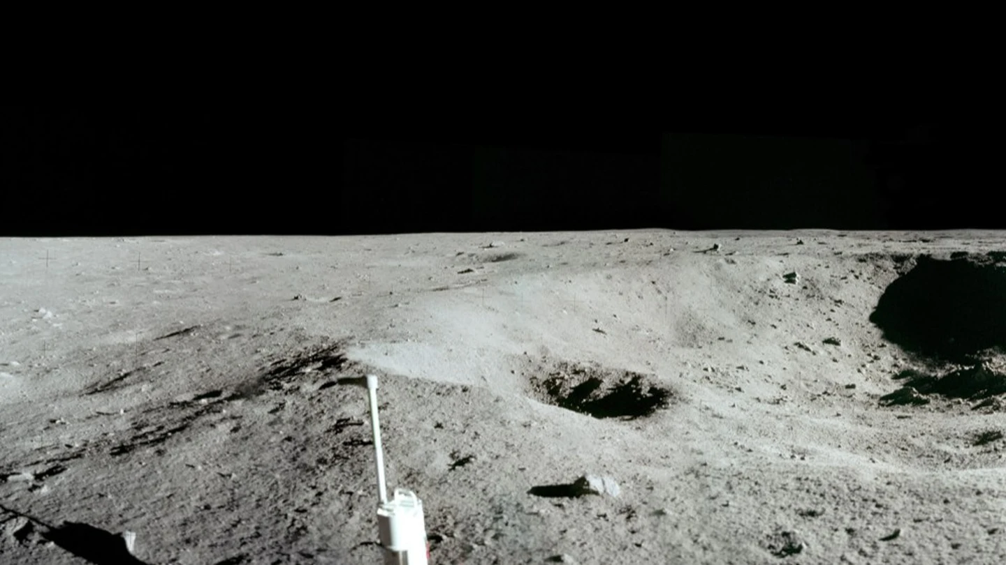 Imagen de la Luna tomada por Neil Armstrong Imagen de la Luna tomada por Neil Armstrong
