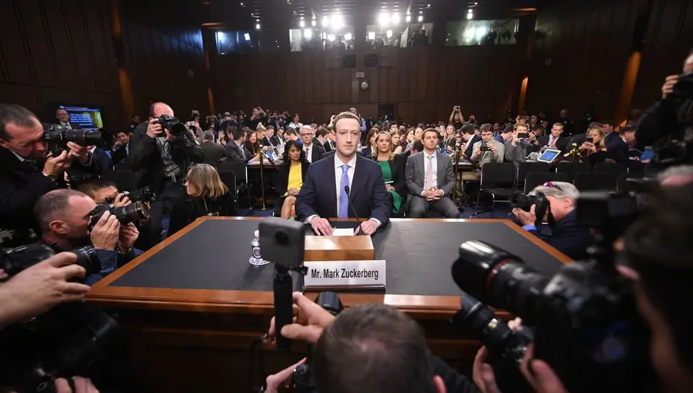 Zuckerberg en el Senado de los EEUU