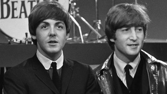 Paul McCartney y John Lennon 