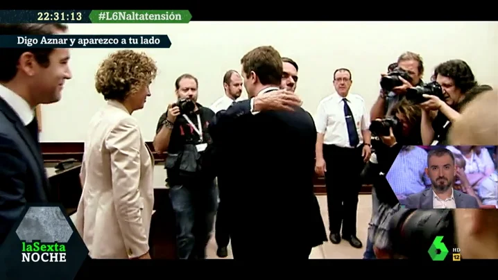 El abrazo entre Aznar y Pablo Casado