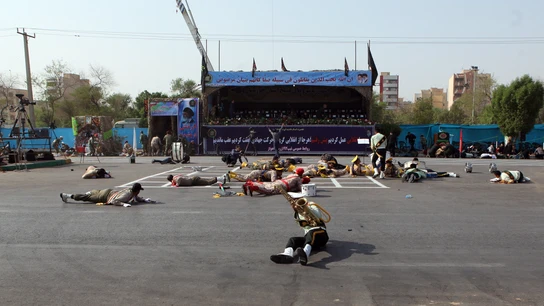 Momento del atentado durante el desfile militar en Irán Momento del atentado durante el desfile militar en Irán
