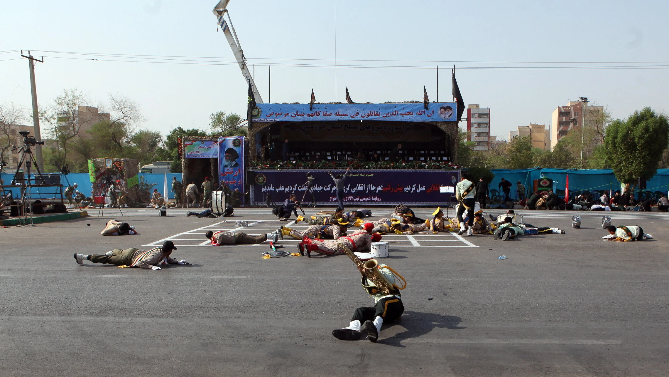 Momento del atentado durante el desfile militar en Irán