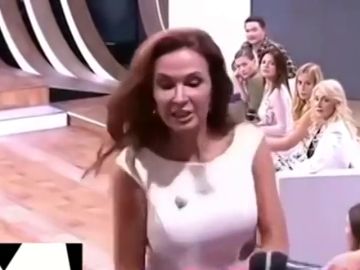Imagen de la actriz que golpea a una mujer del público en un programa en directo por meterse con su hijo con síndrome de Down Imagen de la actriz que golpea a una mujer del público en un programa en directo por meterse con su hijo con síndrome de Down