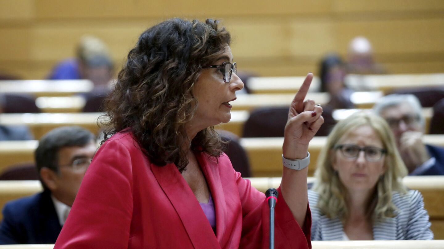 La ministra de Hacienda, Mar&iacute;a Jes&uacute;s Montero