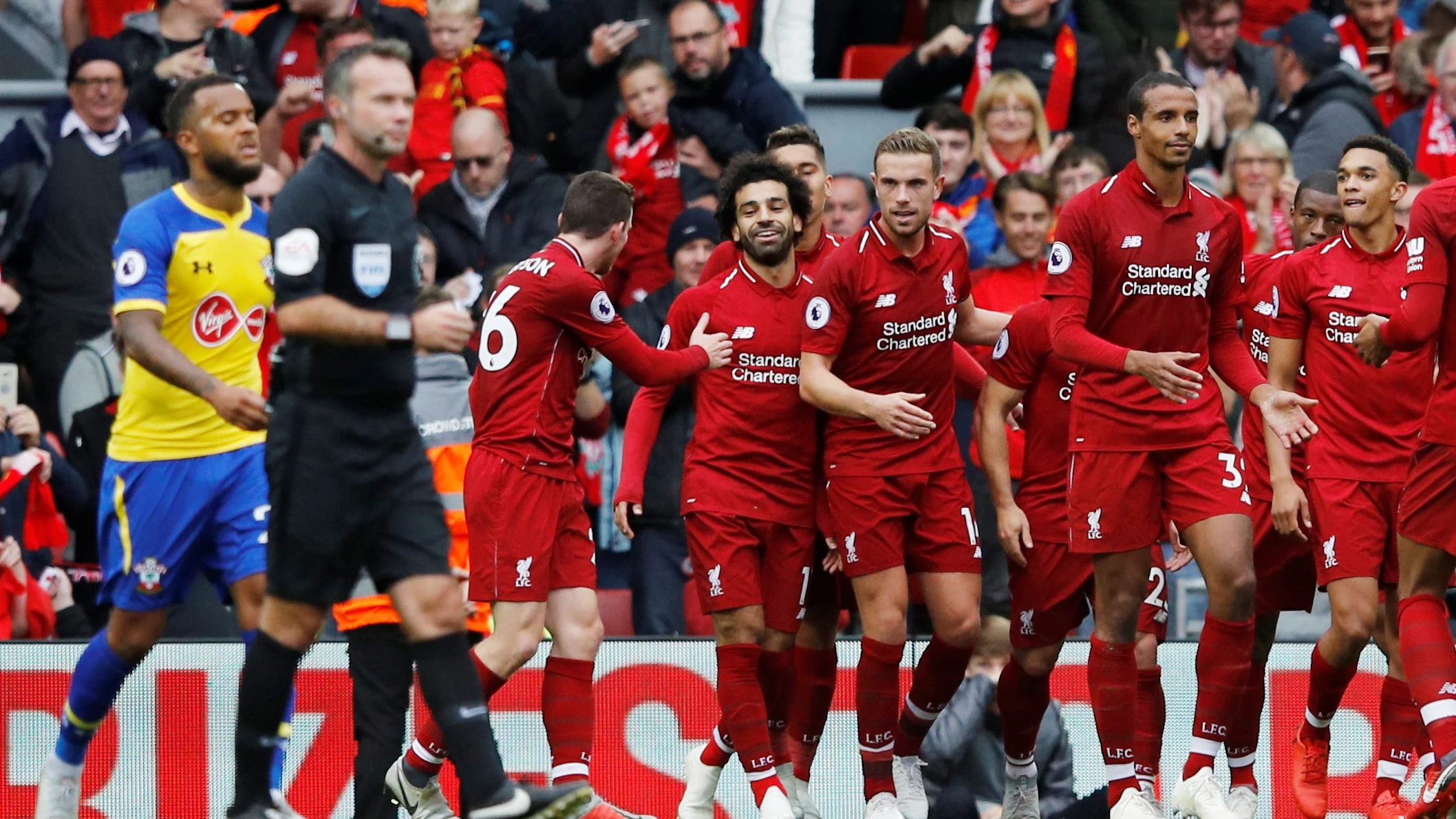 Los jugadores del Liverpool celebran un gol ante el Southampton