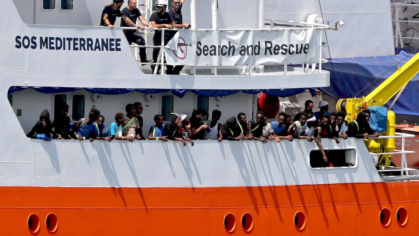 El barco Aquarius, de la ONG SOS M&eacute;diterran&eacute;e, en el puerto malt&eacute;s de La Valeta (Malta)