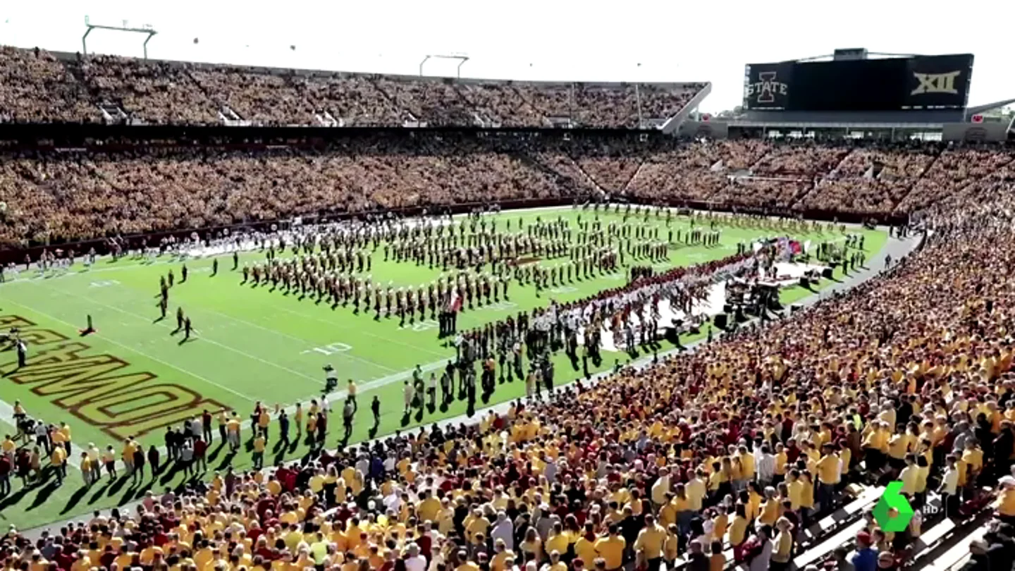 La Universidad de Iowa rinde un sentido homenaje a Celia Barquín antes del partido de su equipo La Universidad de Iowa rinde un sentido homenaje a Celia Barquín antes del partido de su equipo