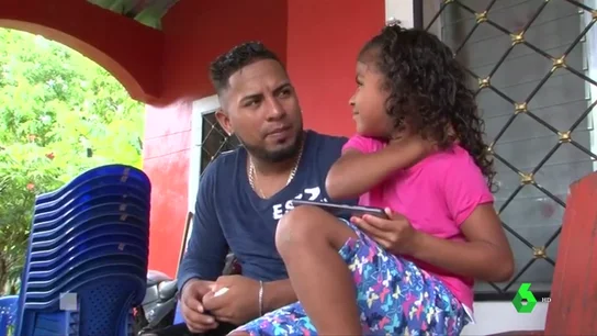 Un padre y su hija se reencuentran en Honduras tras tres meses separados al intentar entrar ilegalmente en EEUU Un padre y su hija se reencuentran en Honduras tras tres meses separados al intentar entrar ilegalmente en EEUU