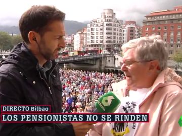 Los pensionistas cargan contra Carlos Solchaga: "Que un socialista diga eso… ya no son obreros ni nada" Los pensionistas cargan contra Carlos Solchaga: "Que un socialista diga eso… ya no son obreros ni nada"