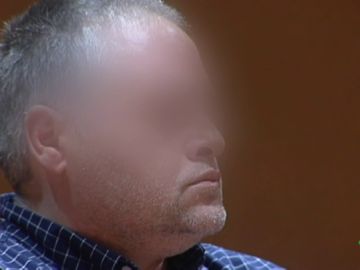 El acusado de asesinar a su hijo de 11 años a palazos para vengarse de su mujer dice no recordar el crimen: "Llegué a pensar que todo era un montaje" El acusado de asesinar a su hijo de 11 años a palazos para vengarse de su mujer dice no recordar el crimen: "Llegué a pensar que todo era un montaje"