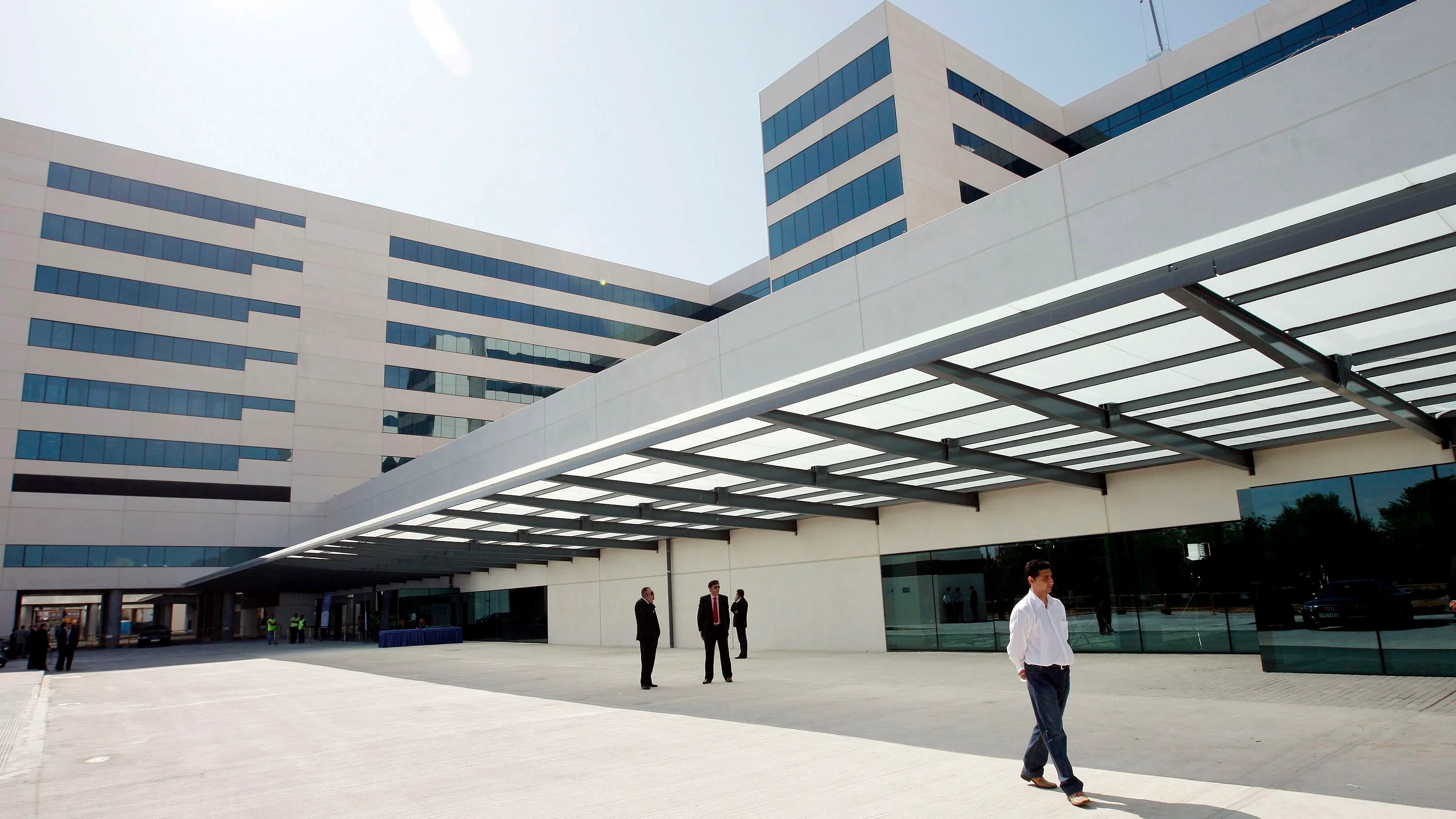 Vista general del nuevo Hospital La Fe de Valencia, donde fueron trasladados los dos niños