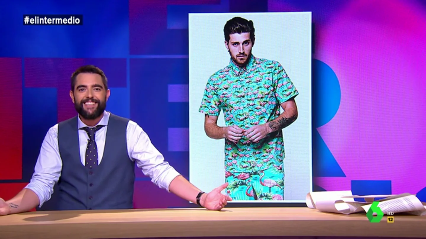 El plan de Dani Mateo para renovar el Partido Popular pasa por un flamenco rosa El plan de Dani Mateo para renovar el Partido Popular pasa por un flamenco rosa