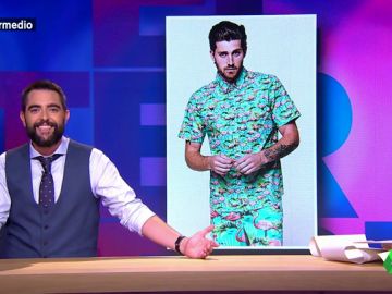 El plan de Dani Mateo para renovar el Partido Popular pasa por un flamenco rosa El plan de Dani Mateo para renovar el Partido Popular pasa por un flamenco rosa