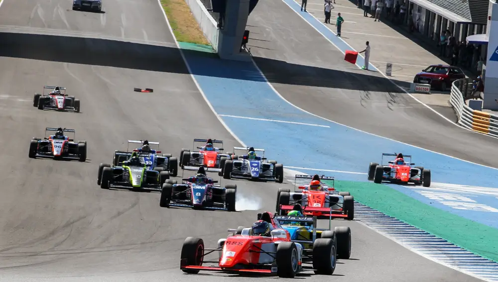 Guillem Pujeu recupera el ritmo en Jerez en una F4 española con cuatro candidatos al título