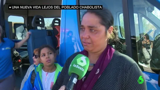 Entre lágrimas de felicidad y nostalgia: así viven las familias de 'El Gallinero' su desmantelamiento tras 20 años de historia Entre lágrimas de felicidad y nostalgia: así viven las familias de 'El Gallinero' su desmantelamiento tras 20 años de historia