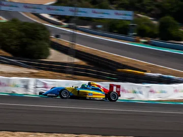 Guillem Pujeu recupera el ritmo en Jerez en una F4 española con cuatro candidatos al título Guillem Pujeu recupera el ritmo en Jerez en una F4 española con cuatro candidatos al título