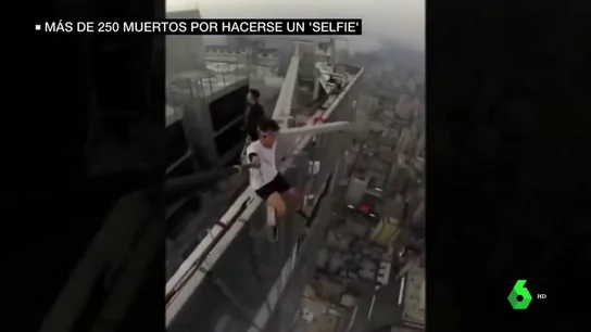 El 'postureo' llevado al extremo: más de 250 muertos en seis años por hacerse un selfie en un lugar peligroso El 'postureo' llevado al extremo: más de 250 muertos en seis años por hacerse un selfie en un lugar peligroso