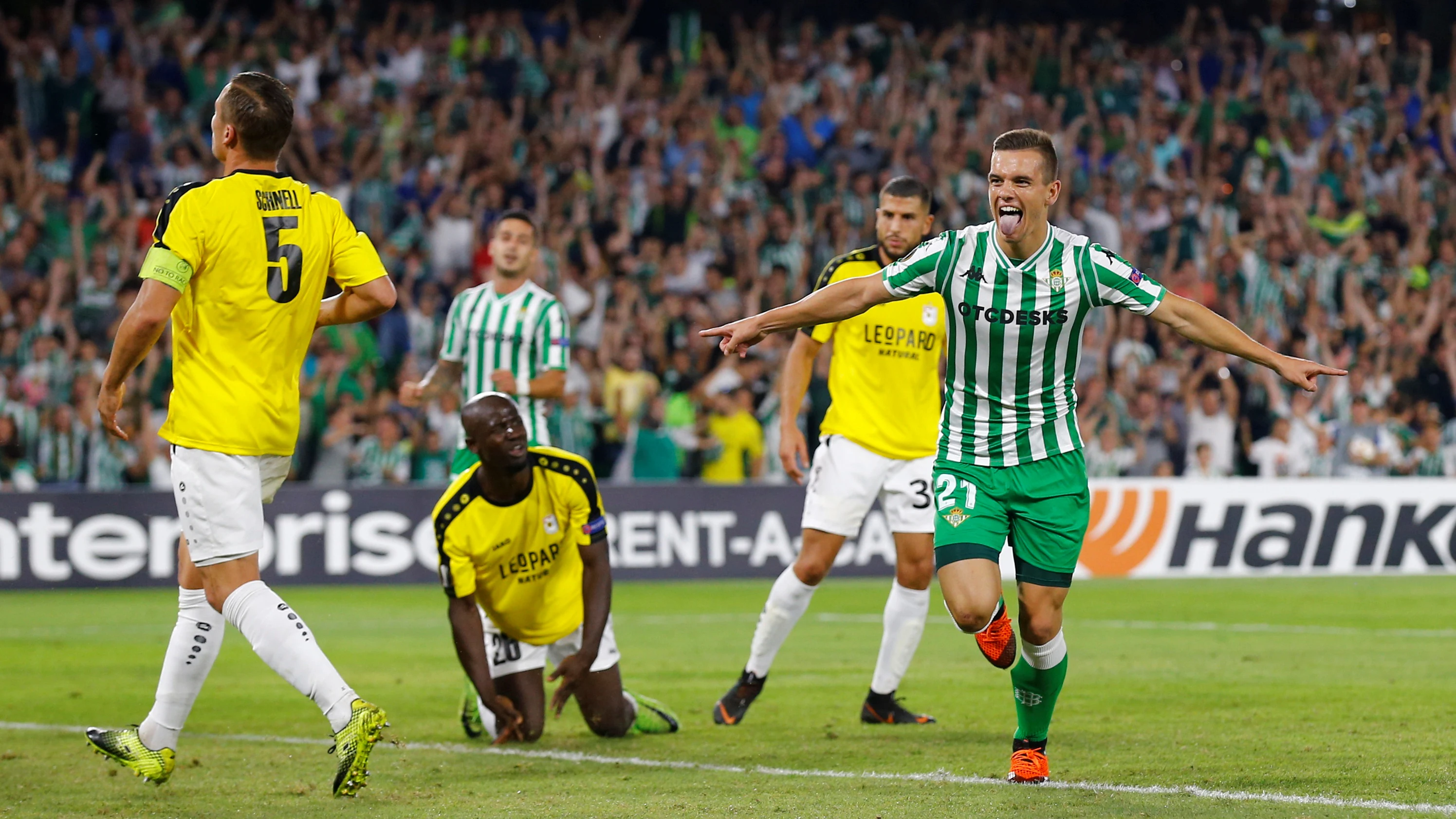 Lo Celso celebra su gol con el Betis en el Villamarín