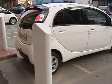 Sube el precio del diesel y el sector automovilístico apuesta por los coches híbridos o eléctricos Sube el precio del diesel y el sector automovilístico apuesta por los coches híbridos o eléctricos