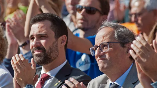 El presidente de la Generalitat, Quim Torra (d) y el presidente del Parlament, Roger Torrent (i) El presidente de la Generalitat, Quim Torra (d) y el presidente del Parlament, Roger Torrent (i)