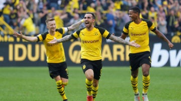 Paco Alcácer celebra un gol con el Borussia Dortmund