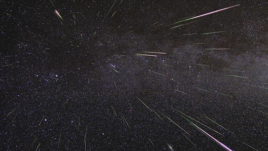 Imagen de archivo de la recreación de una lluvia de estrellas Imagen de archivo de la recreación de una lluvia de estrellas