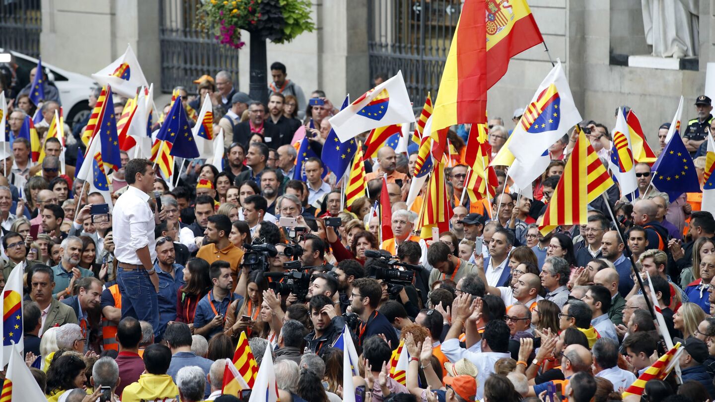 El presidente de Ciudadanos, Albert Rivera, participa en la concentraci&oacute;n ciudadana