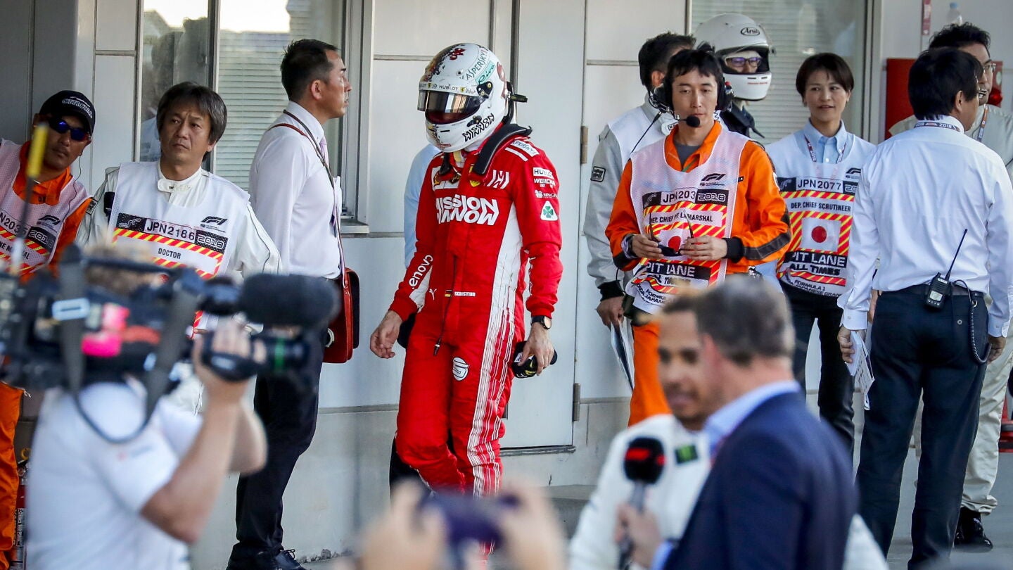 Vettel se encamina al box tras finalizar el GP de Jap&oacute;n