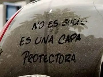 Cristal de coche sucio  Cristal de coche sucio