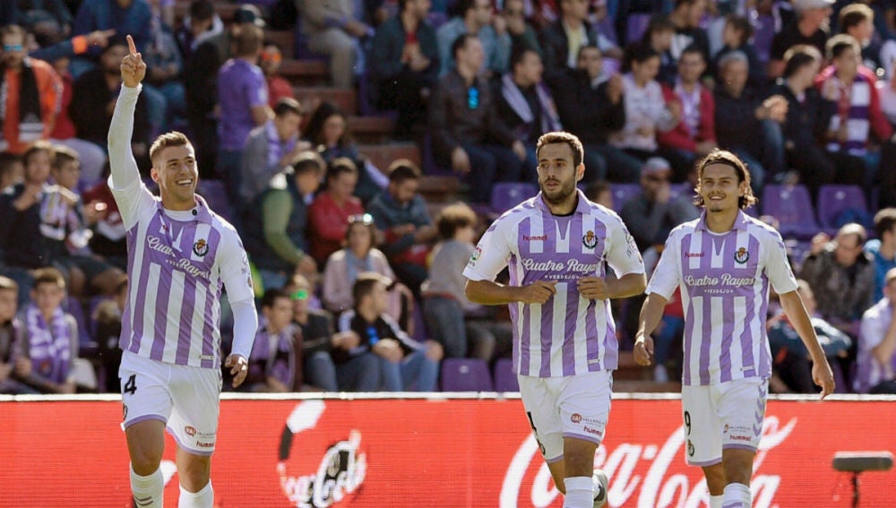 El Real Valladolid celebra un gol