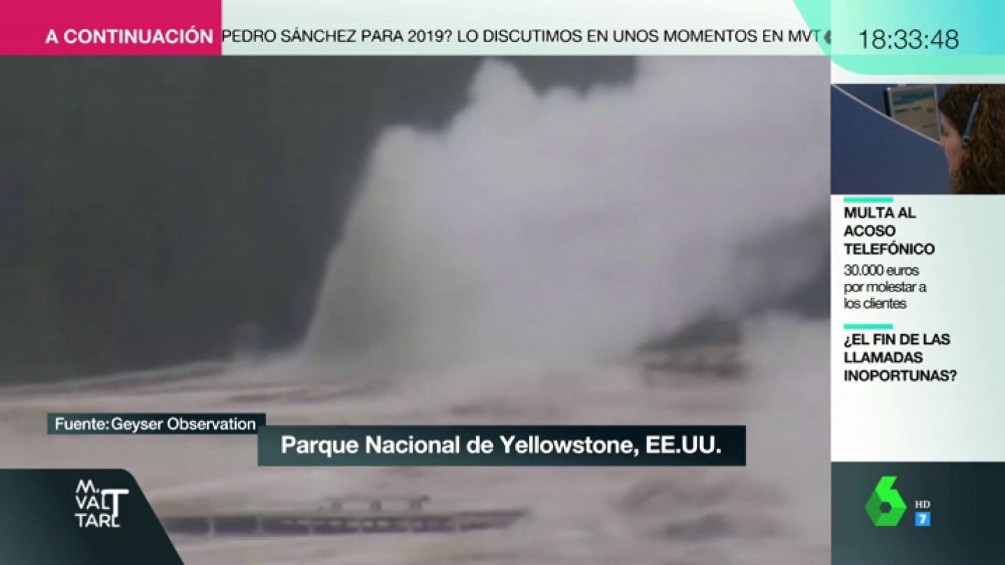 Un g&eacute;iser del Parque de Yellowstone expulsa la basura que acumulaba desde hace a&ntilde;os