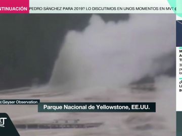 Un géiser del Parque de Yellowstone expulsa la basura que acumulaba desde hace años Un géiser del Parque de Yellowstone expulsa la basura que acumulaba desde hace años