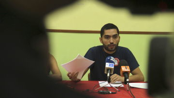 El secretario general del Sindicato de Estudiantes, Tohil Delgado, durante una rueda de prensa.