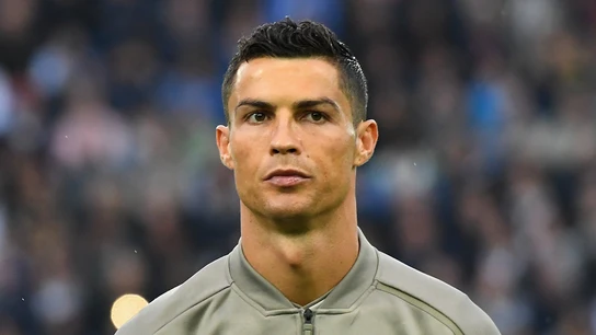 Cristiano Ronaldo, pensativo antes de un partido con la Juve Cristiano Ronaldo, pensativo antes de un partido con la Juve