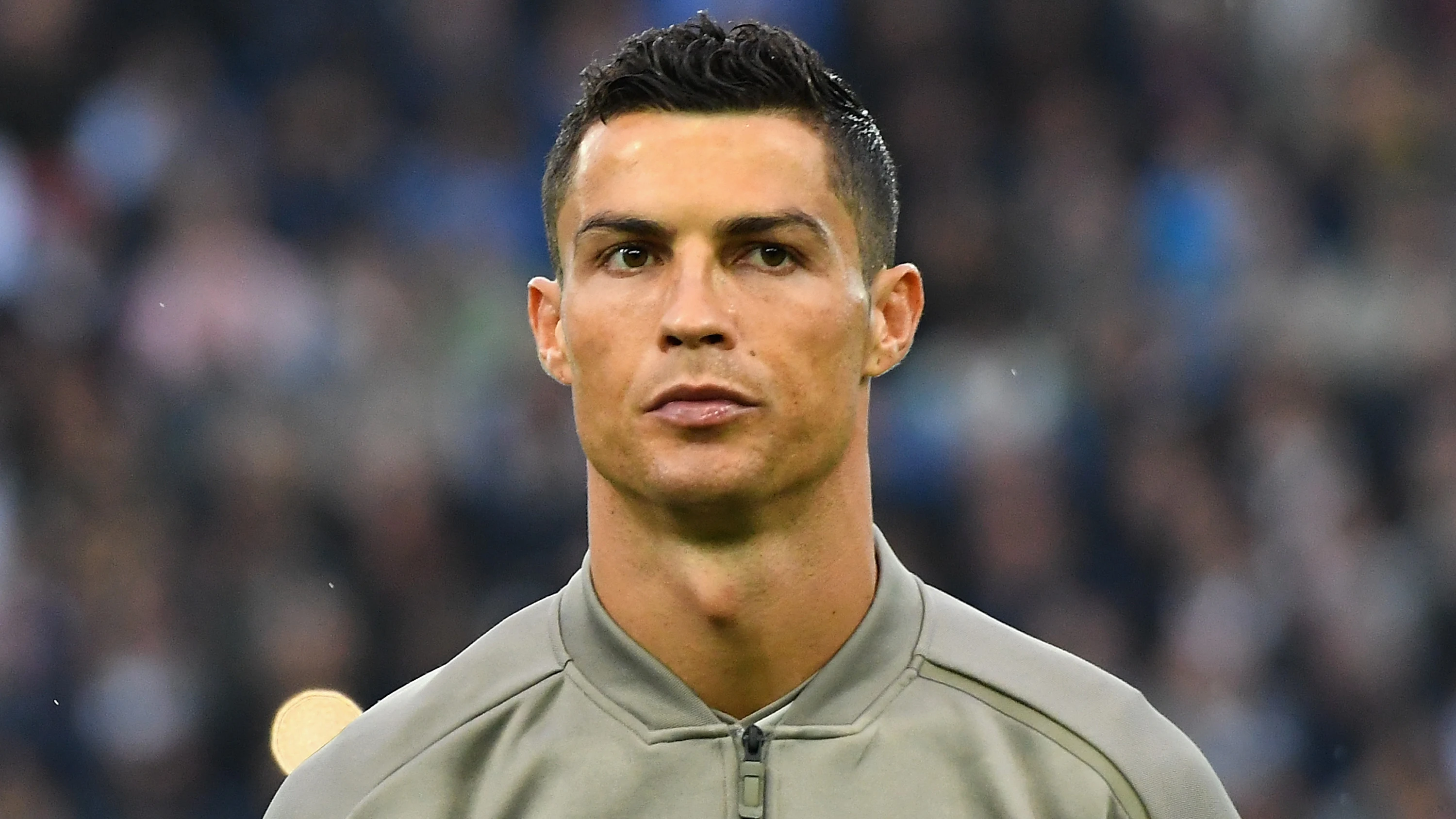 Cristiano Ronaldo, pensativo antes de un partido con la Juve