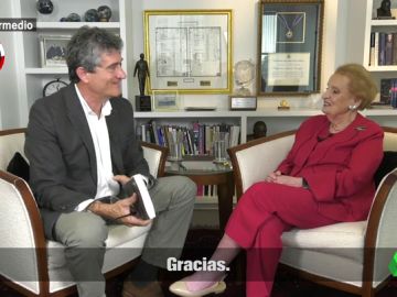 Madeleine Albright, sobre el auge de la ultra derecha: "La gente no tiene que sucumbir ante los líderes demagógicos que dicen tener las respuestas" Madeleine Albright, sobre el auge de la ultra derecha: "La gente no tiene que sucumbir ante los líderes demagógicos que dicen tener las respuestas"