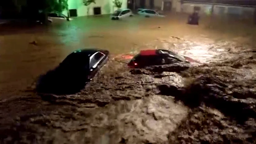 Coches flotando y volando en las riadas de Mallorca