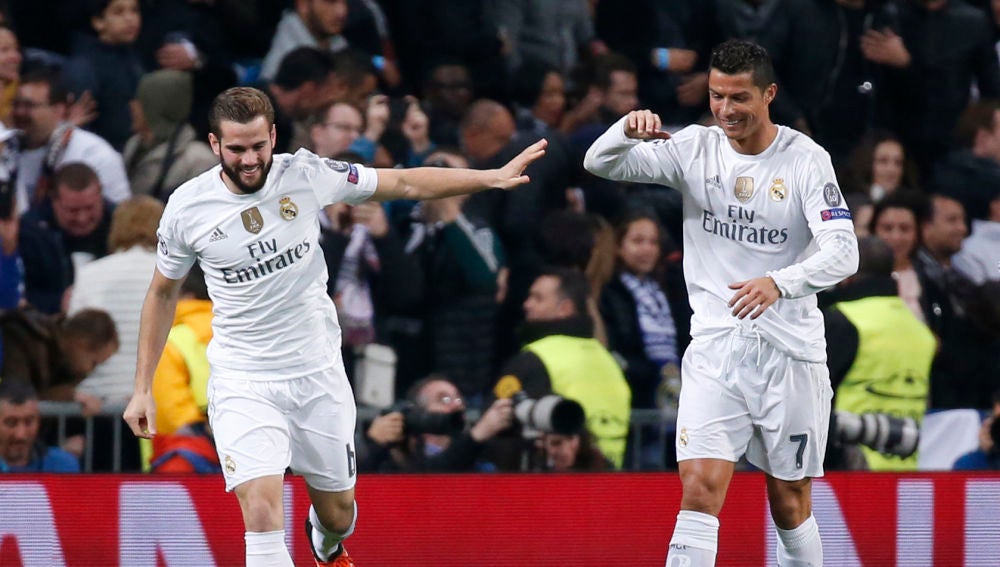 Nacho celebra un gol con Cristiano Ronaldo