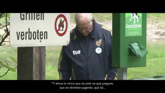 El emotivo homenaje de la RFEF a Luis Aragonés diez años después de la Euro El emotivo homenaje de la RFEF a Luis Aragonés diez años después de la Euro
