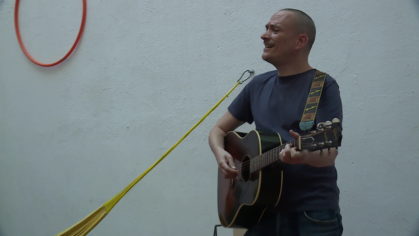 El cantante Javier Álvarez en una actuación El cantante Javier Álvarez en una actuación