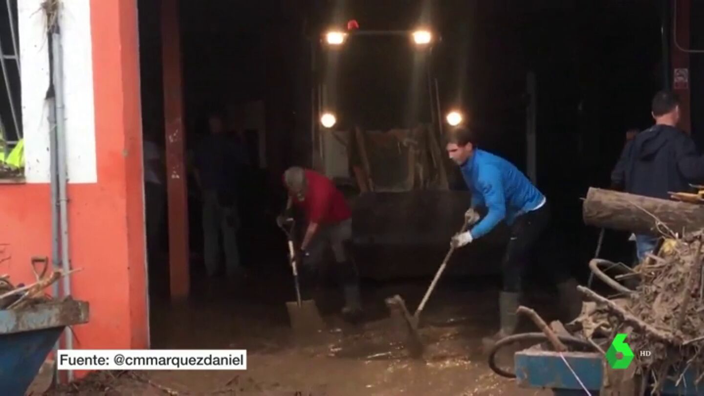 REEMPLAZO | Rafa Nadal, un voluntario m&aacute;s en Sant Lloren&ccedil;: ayud&oacute; en las tareas de limpieza tras las lluvias torrenciales ca&iacute;das en Mallorca