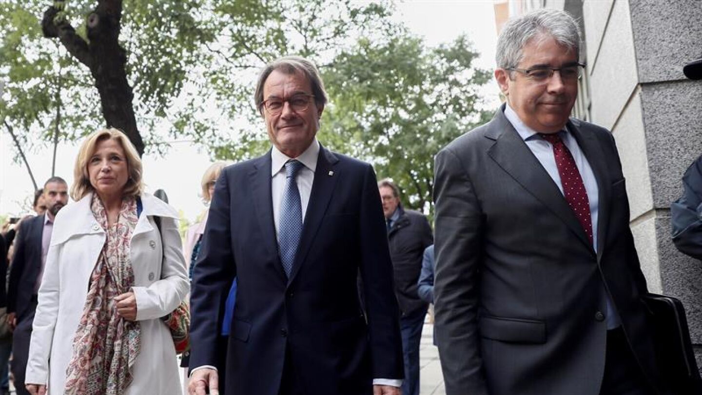 Artur Mas, Francesc Homs y Joana Ortega a su llegada al Tribunal de Cuentas