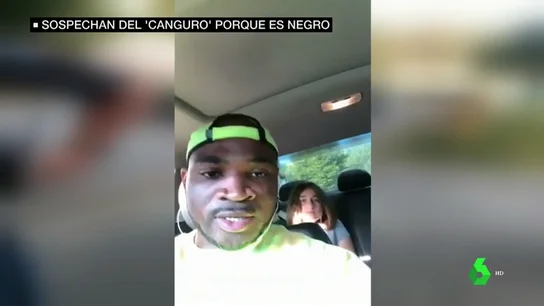 Un canguro negro cuida de dos niños en EEUU Un canguro negro cuida de dos niños en EEUU