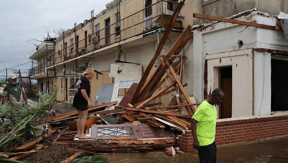 Vista de un edificio colapsado tras la llegada del huracán Michael, en Panama City, Florida